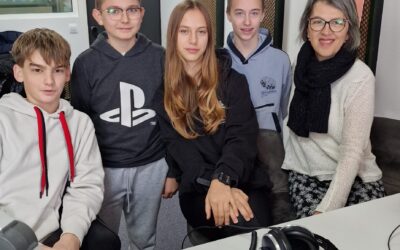 Učenici OŠ Meterize u posjeti Radio Šibeniku! ‘Biti novinar je težak, ali i zanimljiv posao. Vidimo se u tome!’