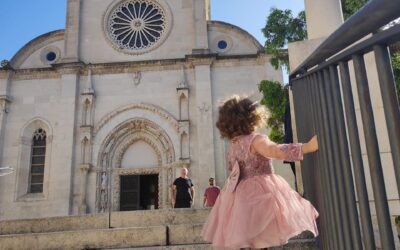 Korak bliže normalnom životu: Malena Šibenčanka Petra treba našu pomoć za operaciju